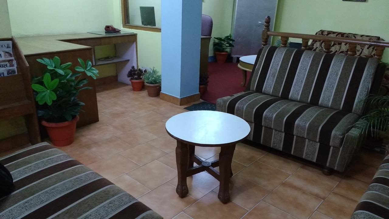 Hotel Aroma Classic Кулу Экстерьер фото